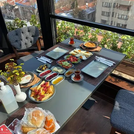 Hotel The Life & 3*