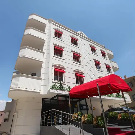 The Life & Hotel 3*