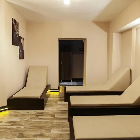 Otel The Life & 3*