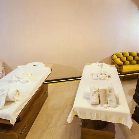 Hotel The Life & 3*