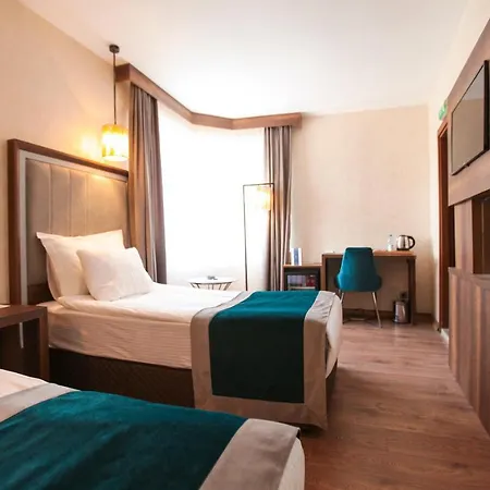 Hotel The Life & 3*